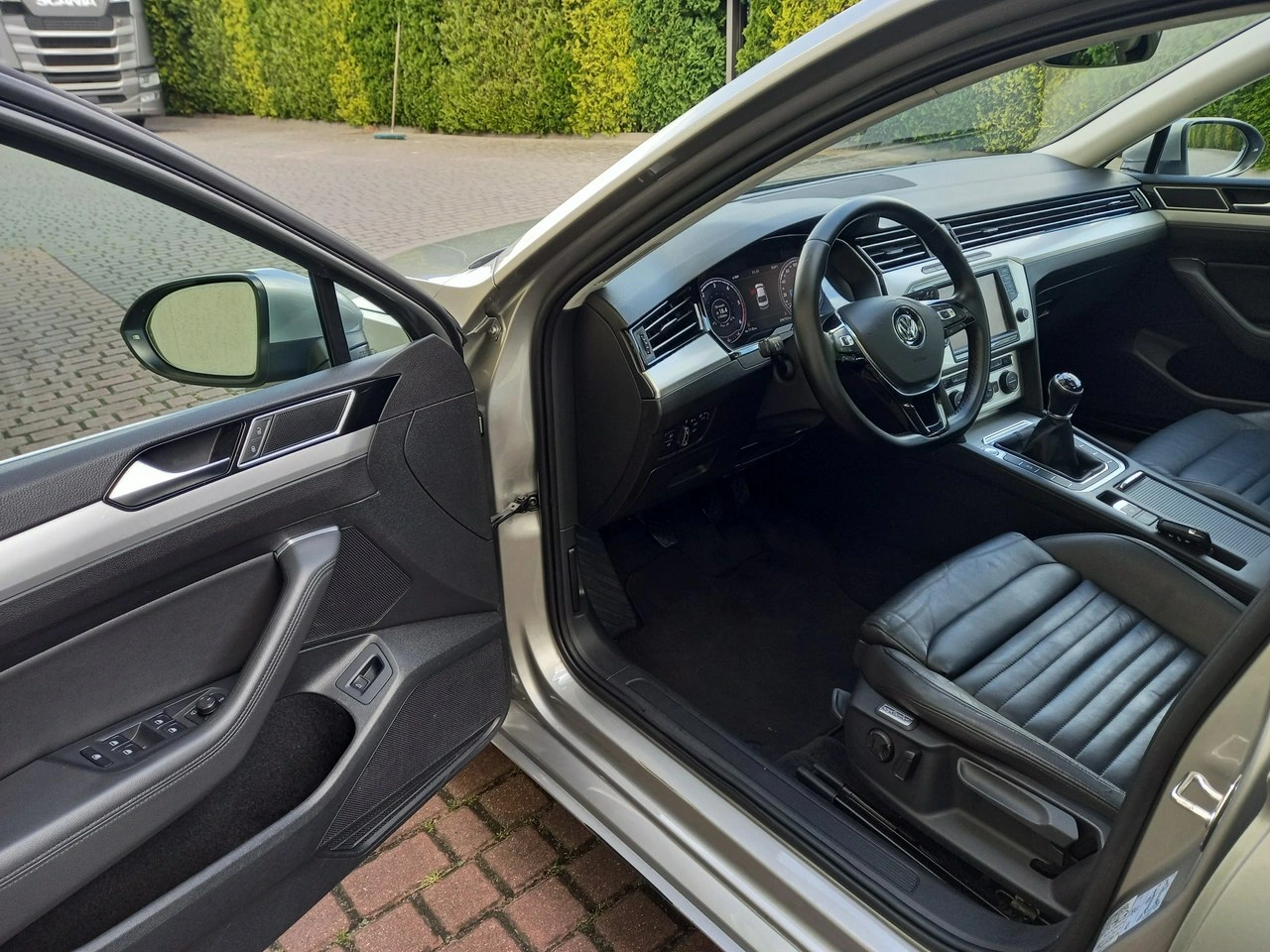 Volkswagen Passat - Zdjęcie 31