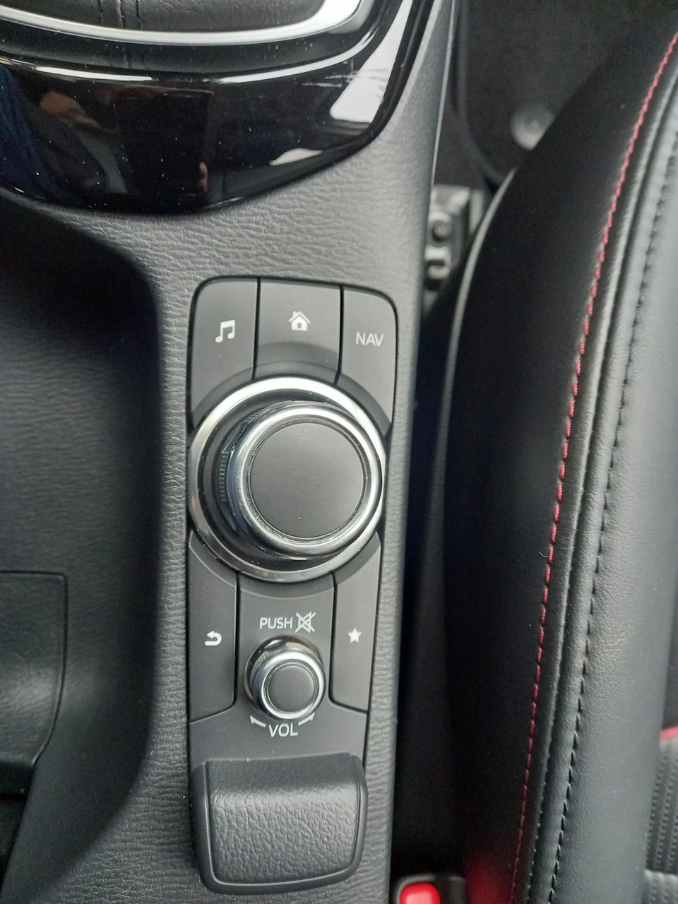 Mazda CX-3 - Zdjęcie 32