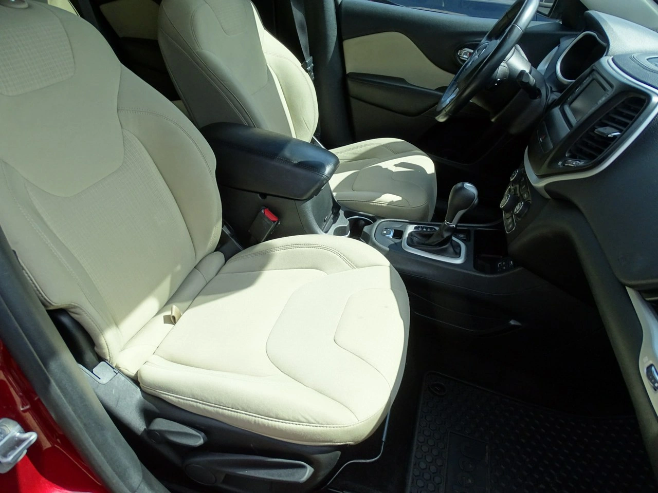 Jeep Cherokee - Zdjęcie 11