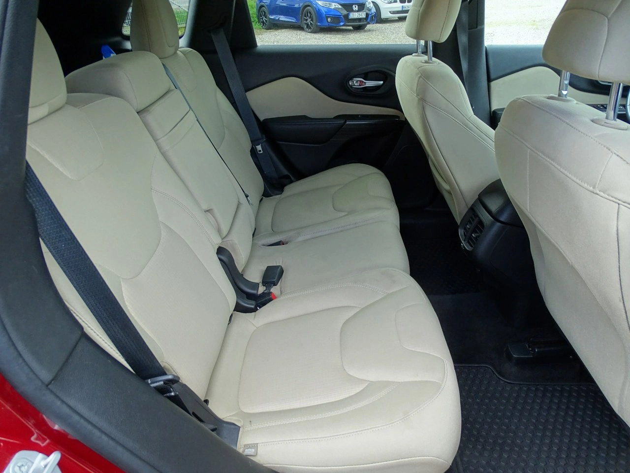 Jeep Cherokee - Zdjęcie 12