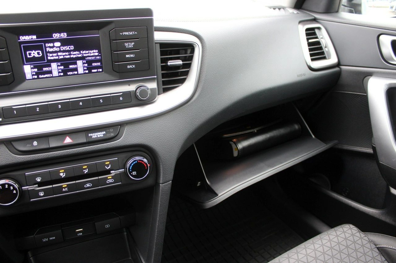 Kia Ceed - Zdjęcie 23