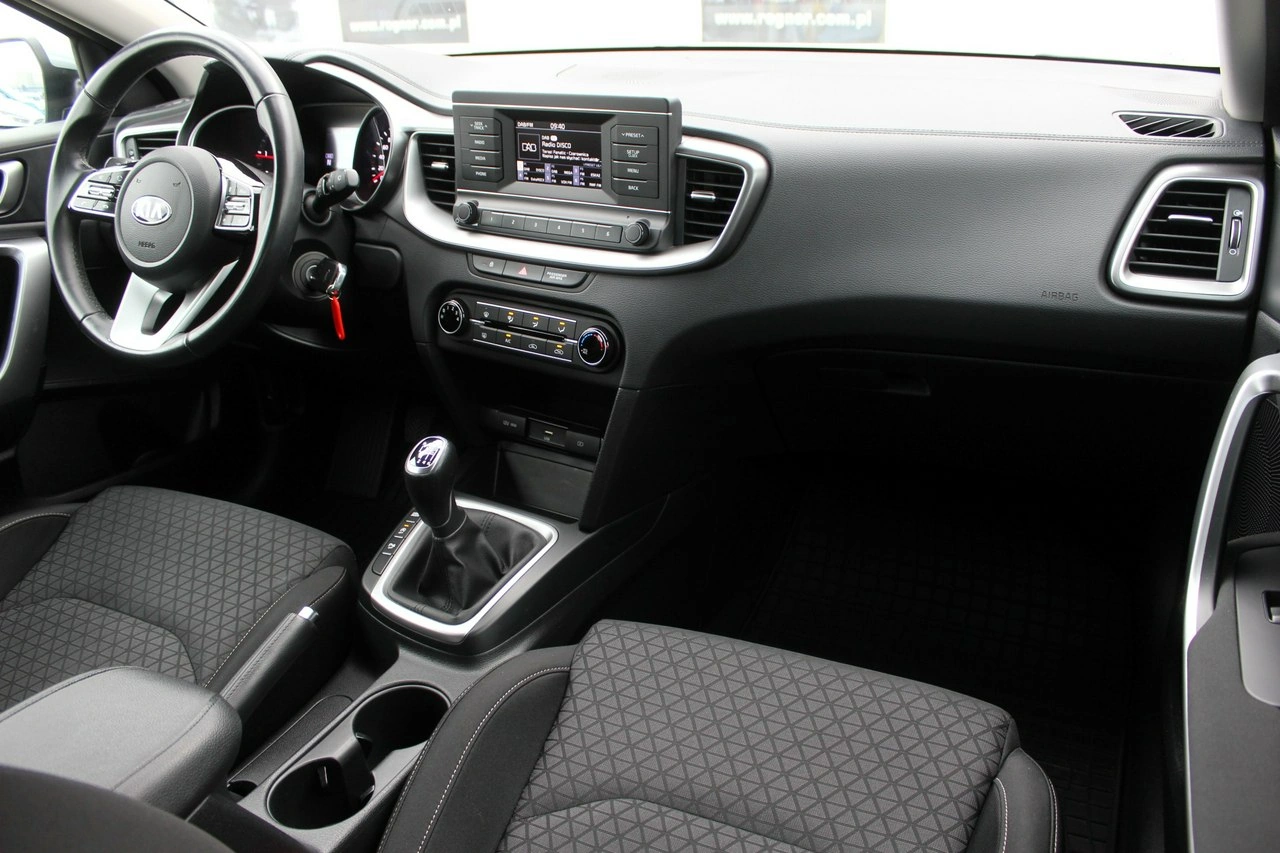 Kia Ceed - Zdjęcie 27