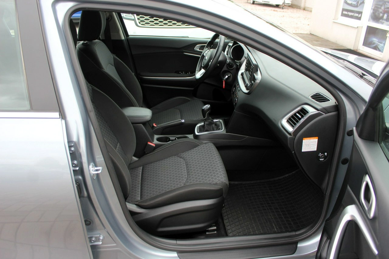 Kia Ceed - Zdjęcie 8
