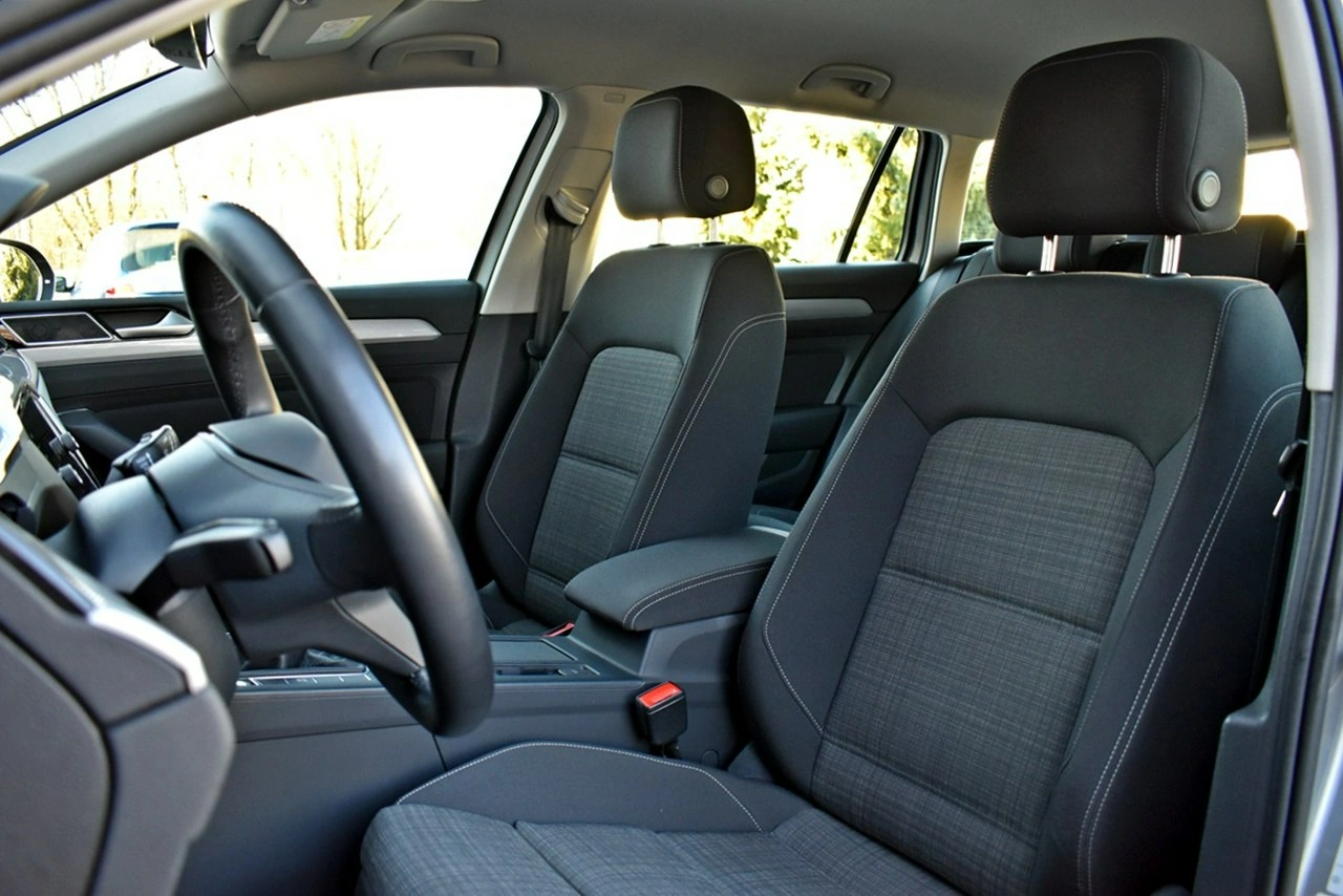 Volkswagen Passat Variant - Zdjęcie 10