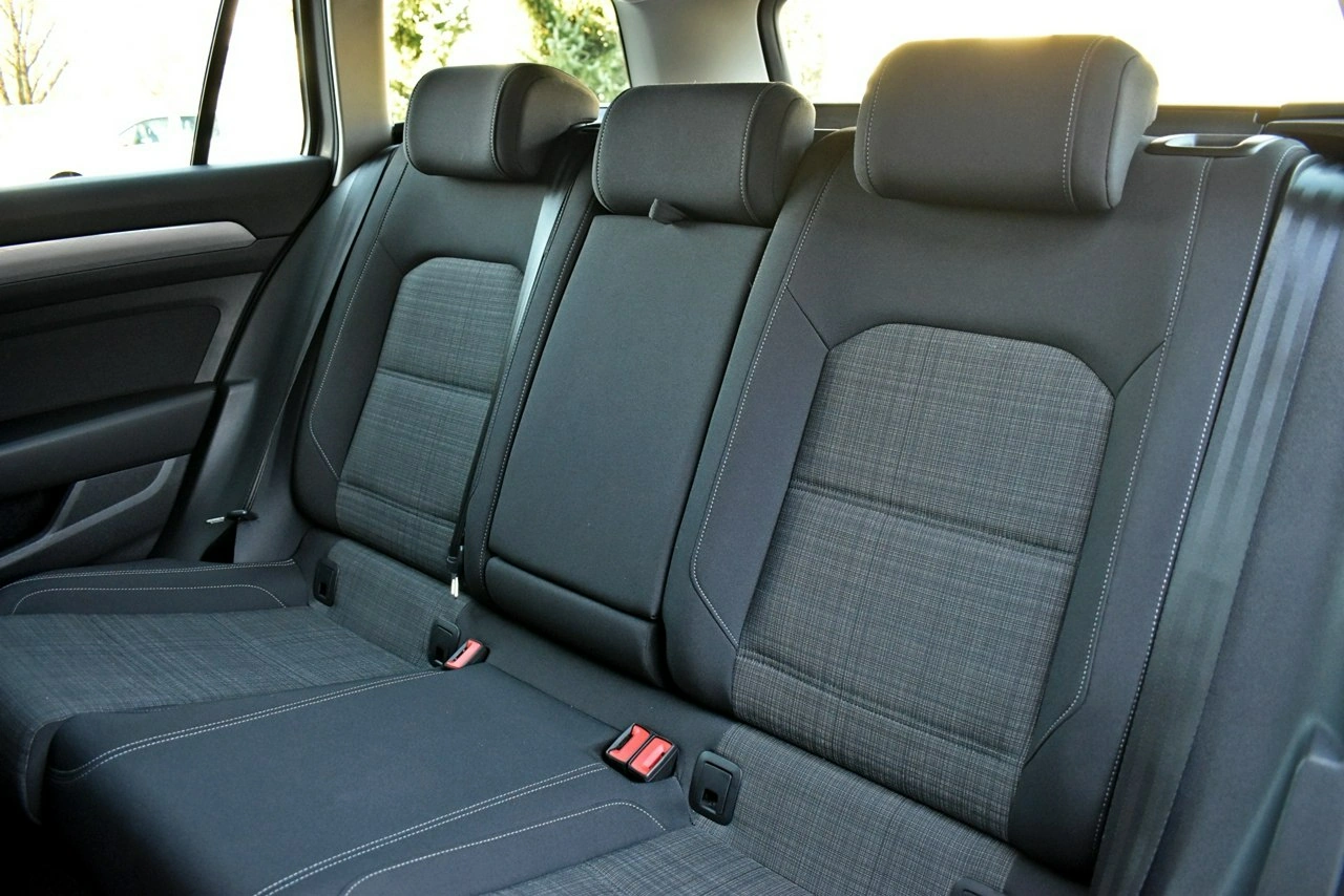 Volkswagen Passat Variant - Zdjęcie 12