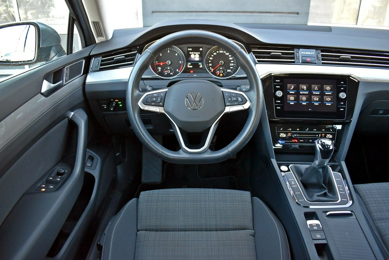 Volkswagen Passat Variant - Zdjęcie 14