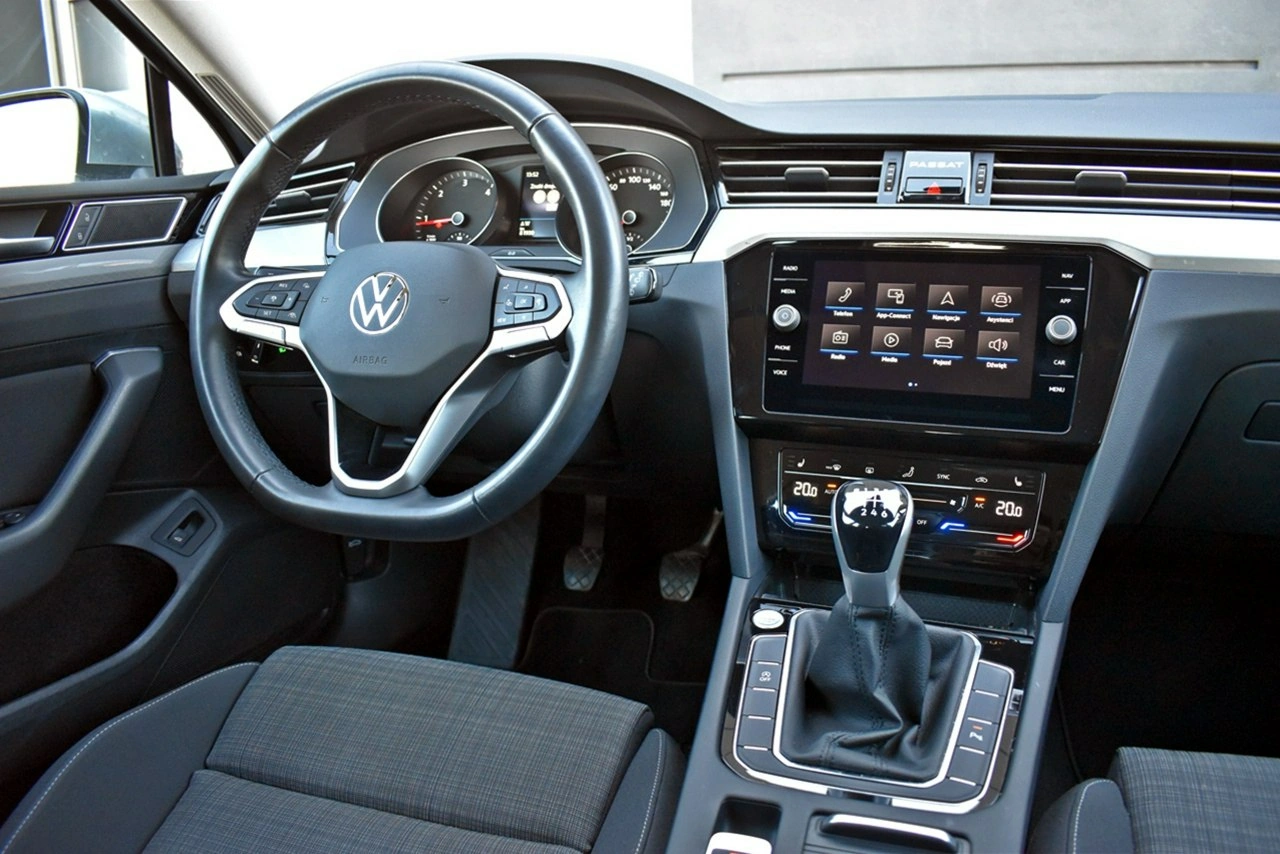 Volkswagen Passat Variant - Zdjęcie 17