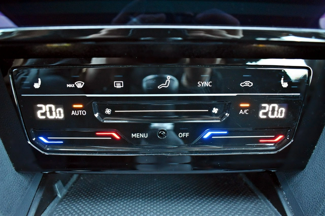 Volkswagen Passat Variant - Zdjęcie 25