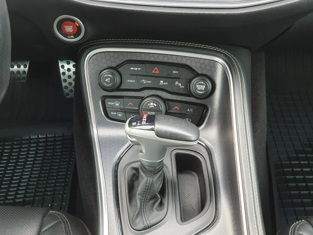 Dodge Challenger - Zdjęcie 25