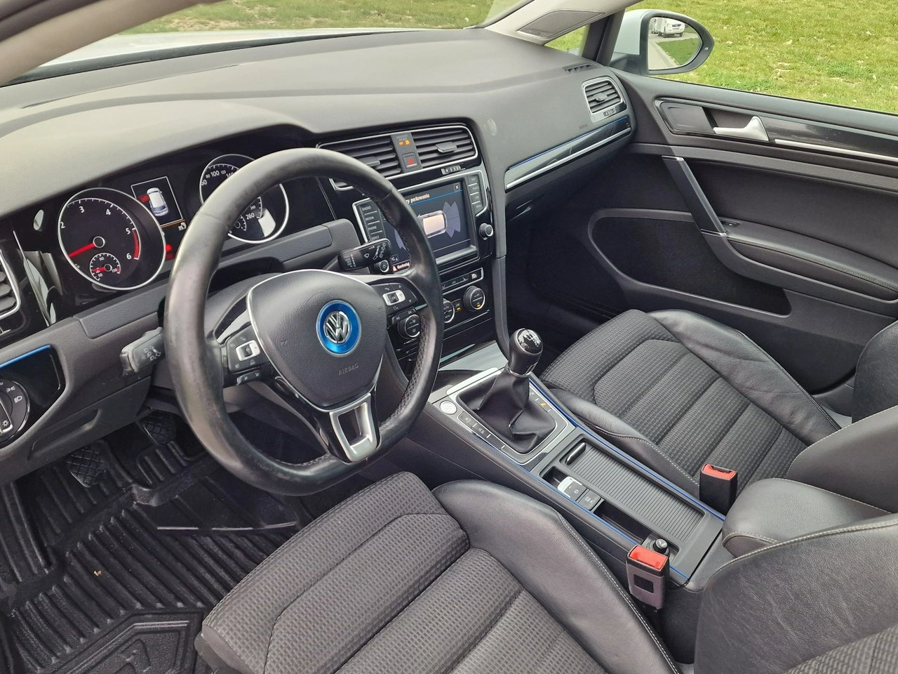 Volkswagen Golf - Zdjęcie 14