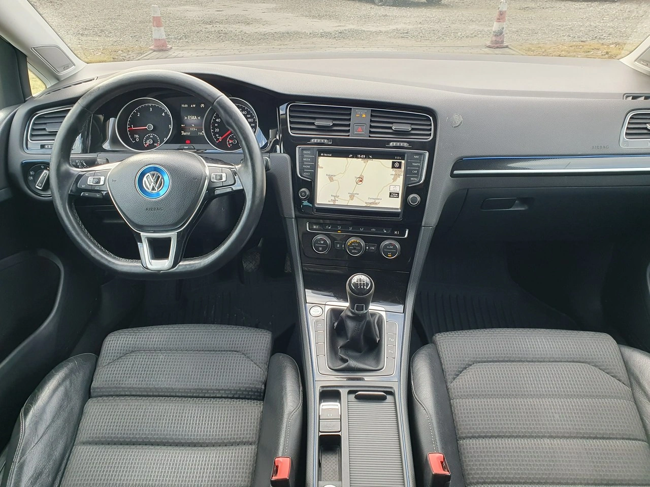 Volkswagen Golf - Zdjęcie 24