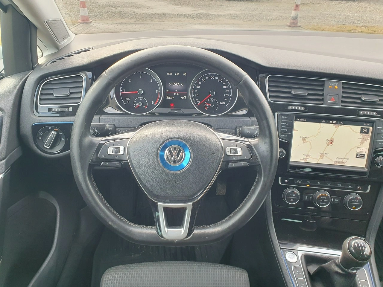 Volkswagen Golf - Zdjęcie 25