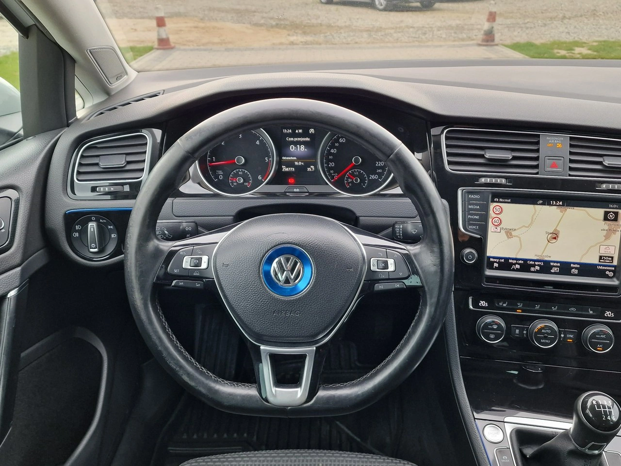 Volkswagen Golf - Zdjęcie 26