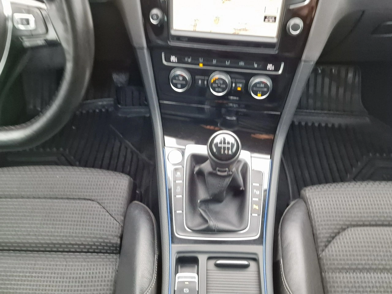 Volkswagen Golf - Zdjęcie 30