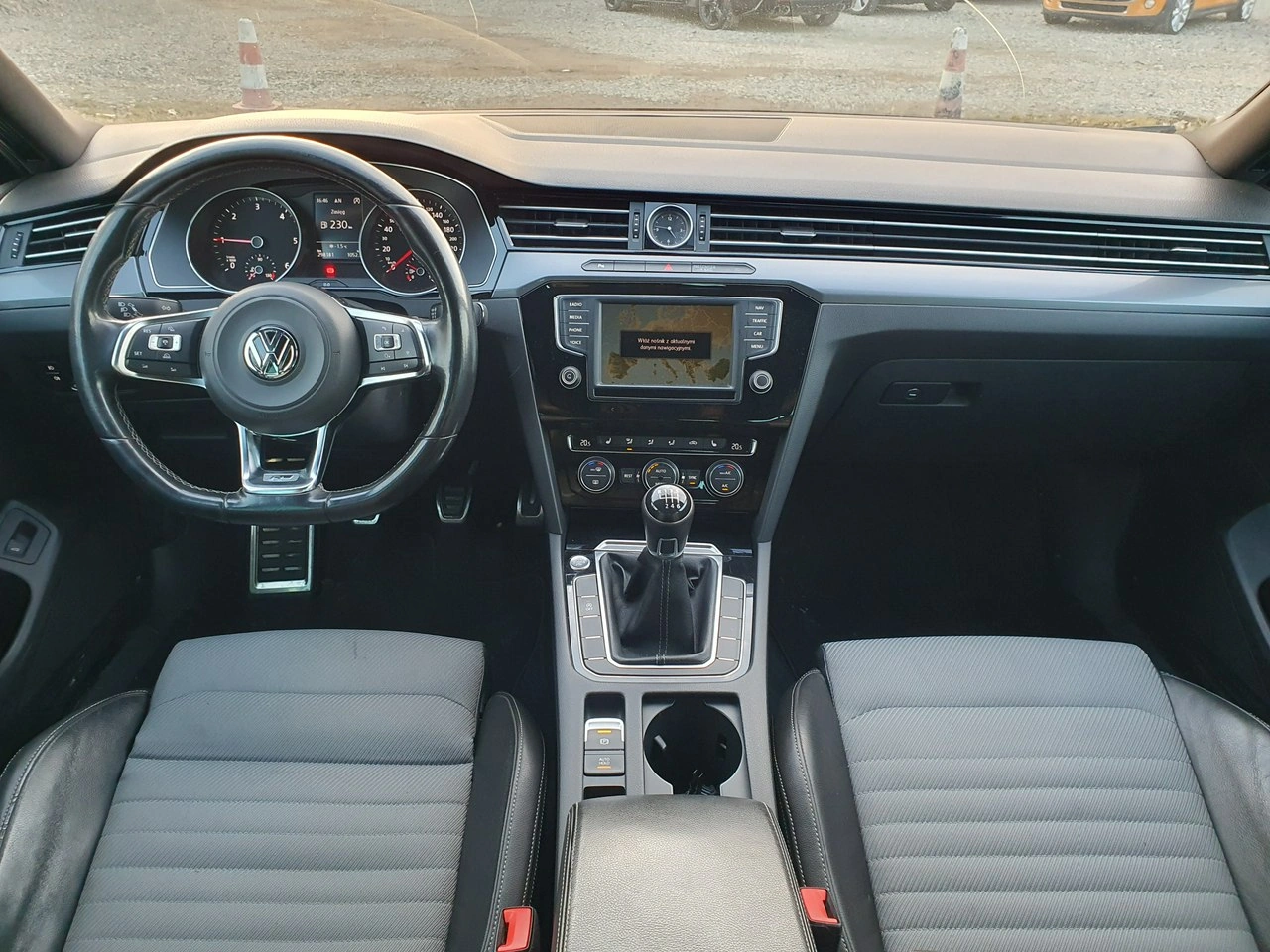 Volkswagen Passat - Zdjęcie 23