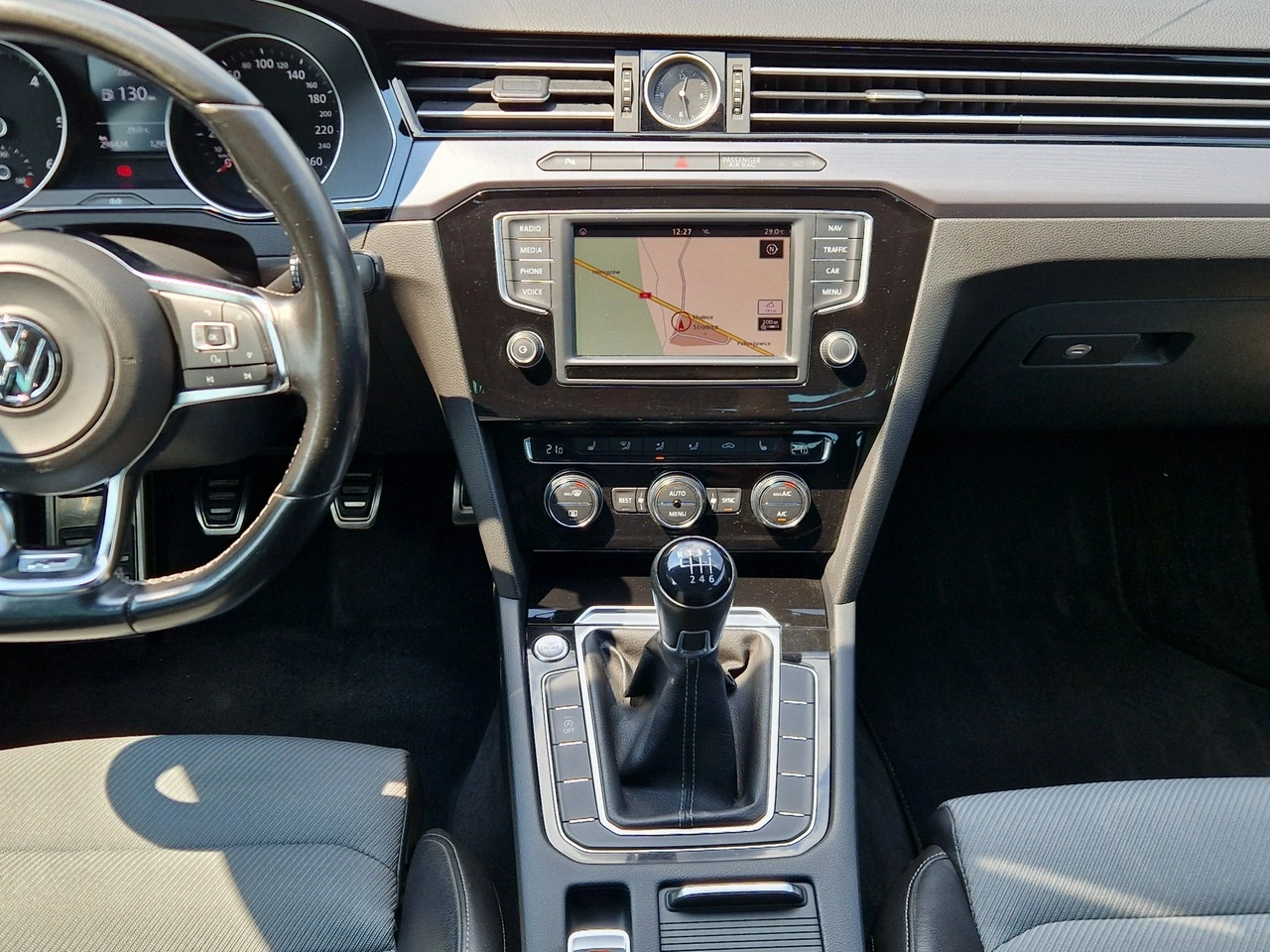 Volkswagen Passat - Zdjęcie 30