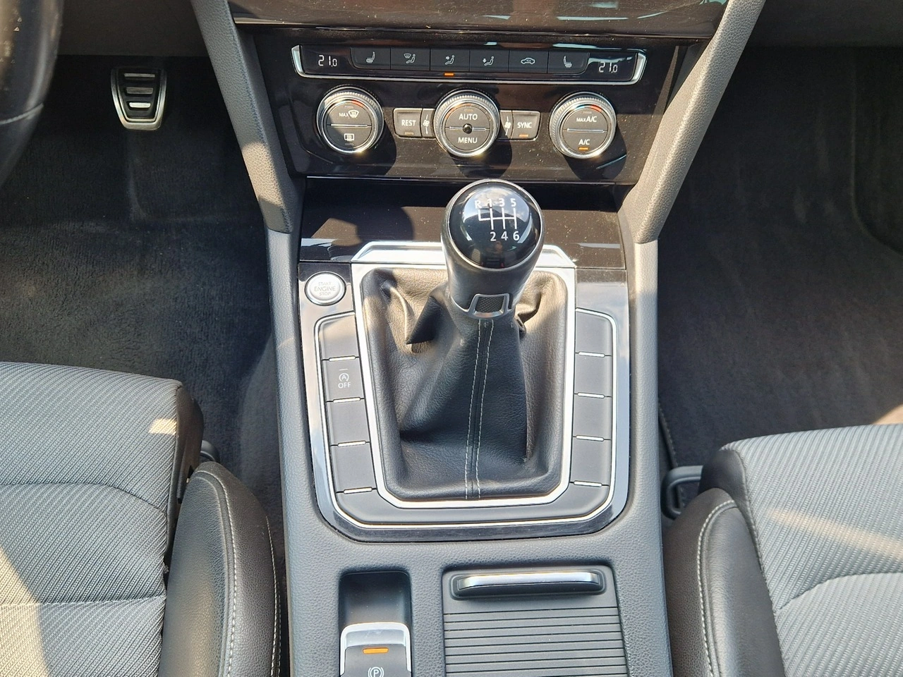 Volkswagen Passat - Zdjęcie 32