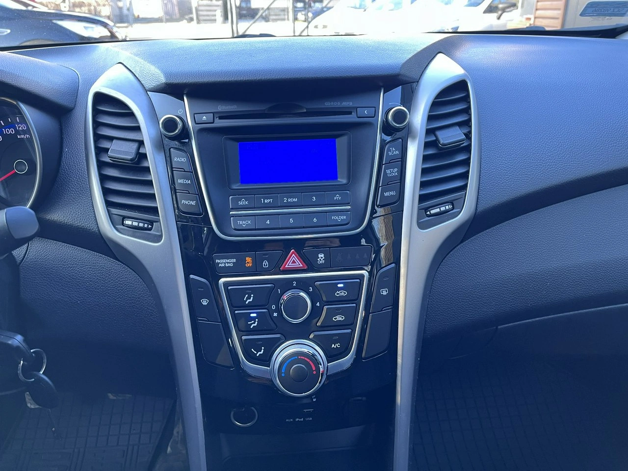 Hyundai i30 - Zdjęcie 12