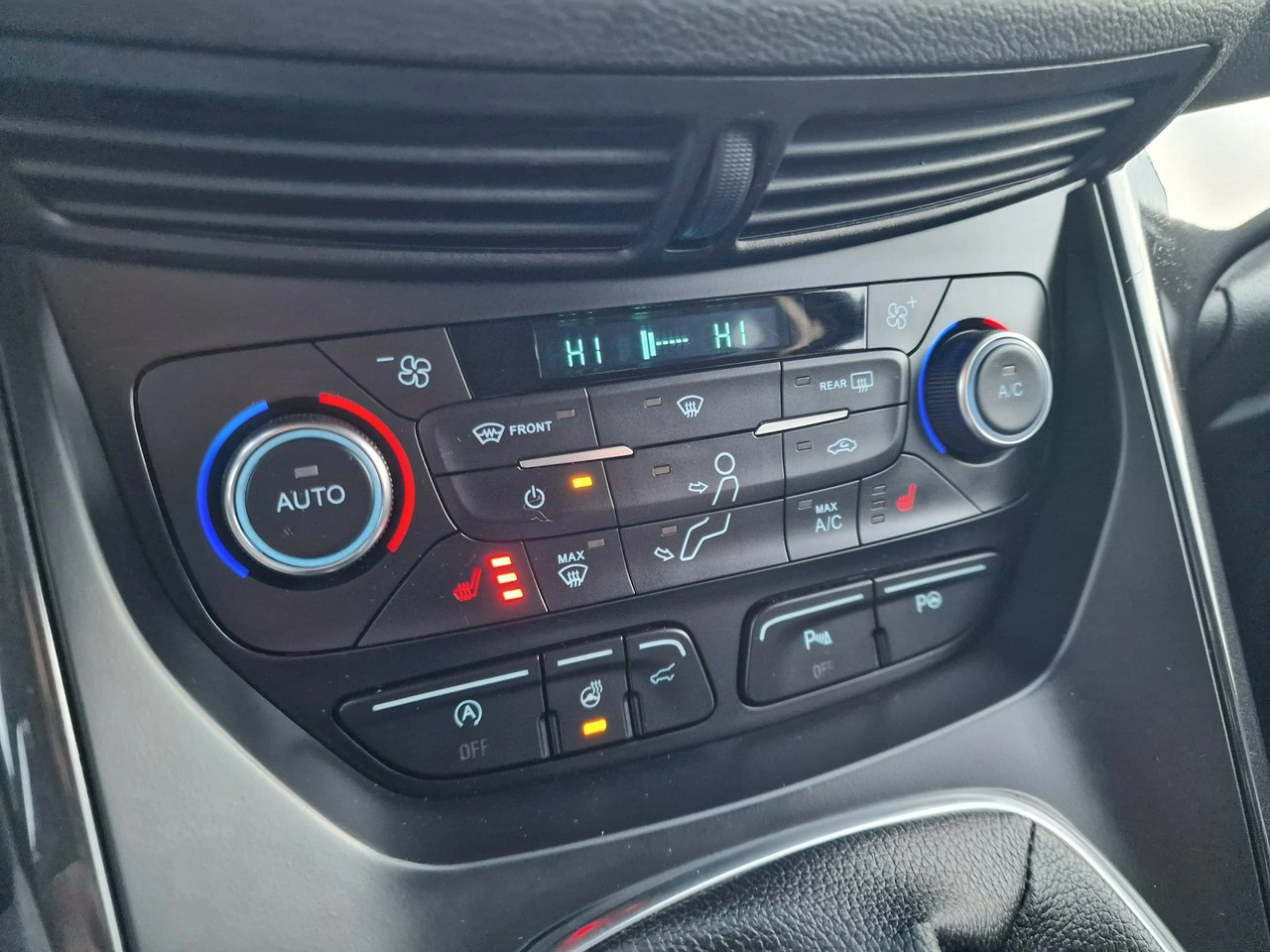 Ford Kuga - Zdjęcie 28