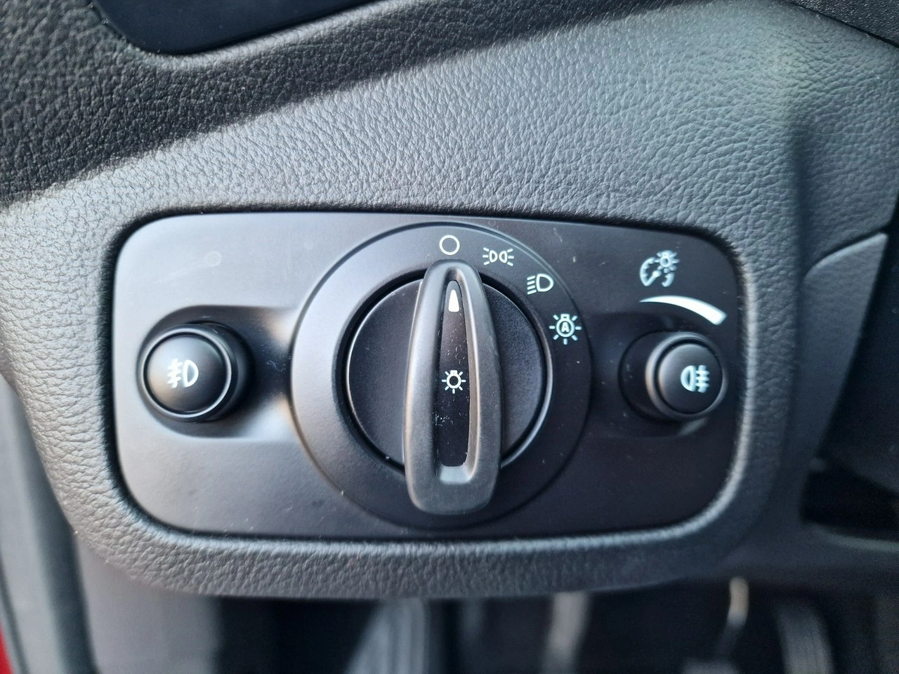 Ford Kuga - Zdjęcie 35