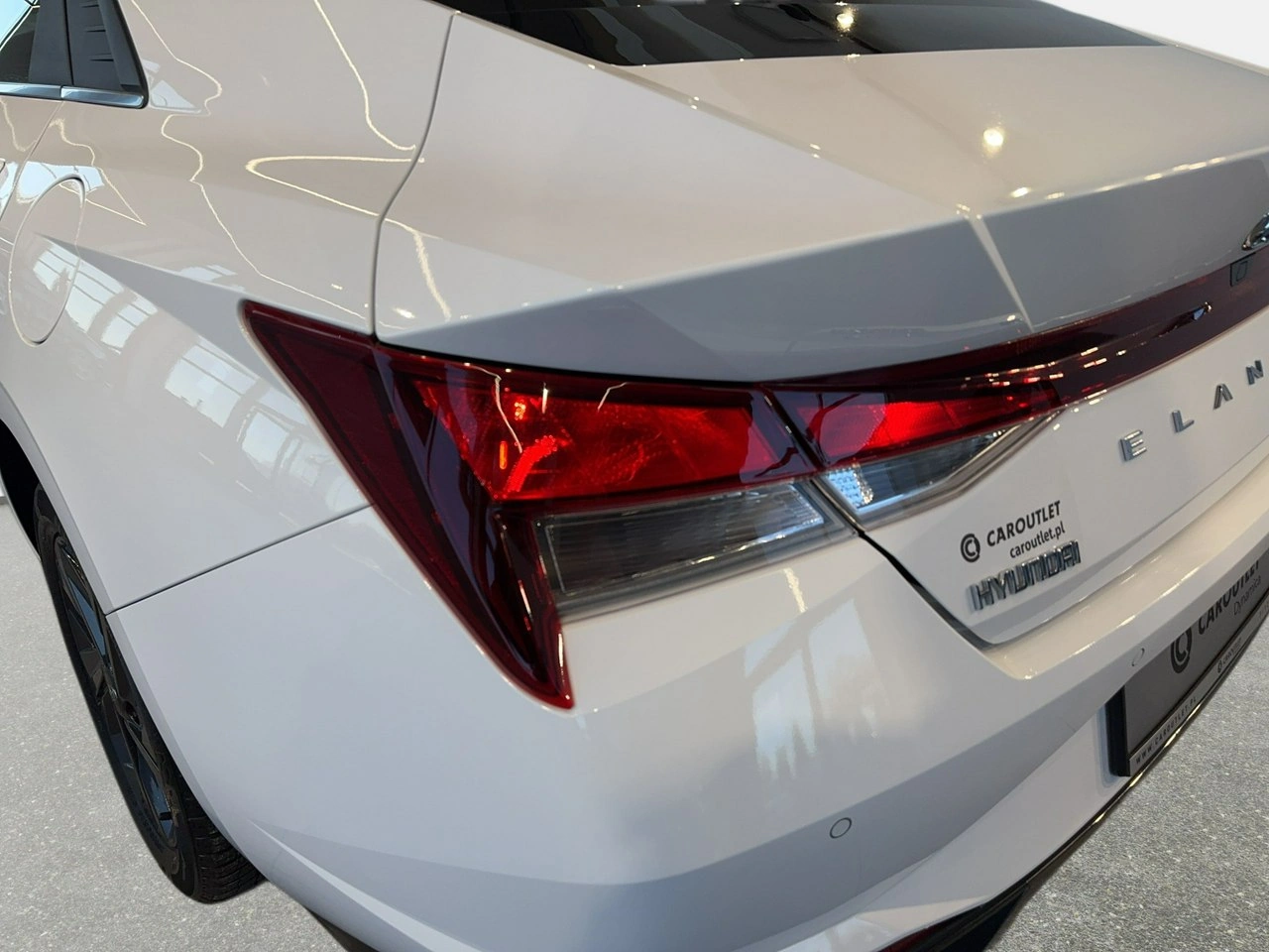 Hyundai Elantra - Zdjęcie 9