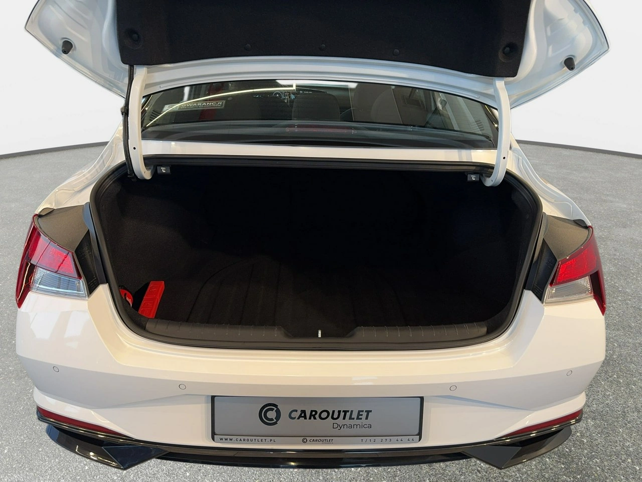 Hyundai Elantra - Zdjęcie 12