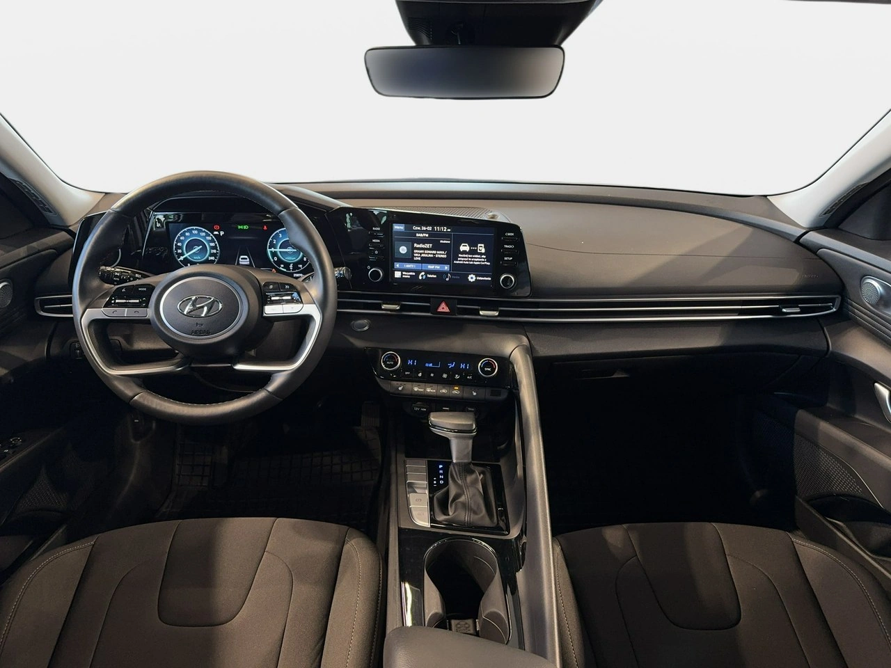 Hyundai Elantra - Zdjęcie 14