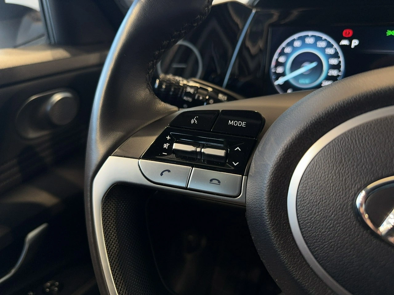 Hyundai Elantra - Zdjęcie 16