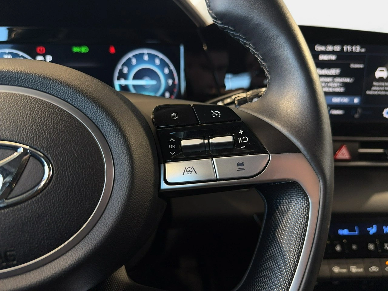 Hyundai Elantra - Zdjęcie 17