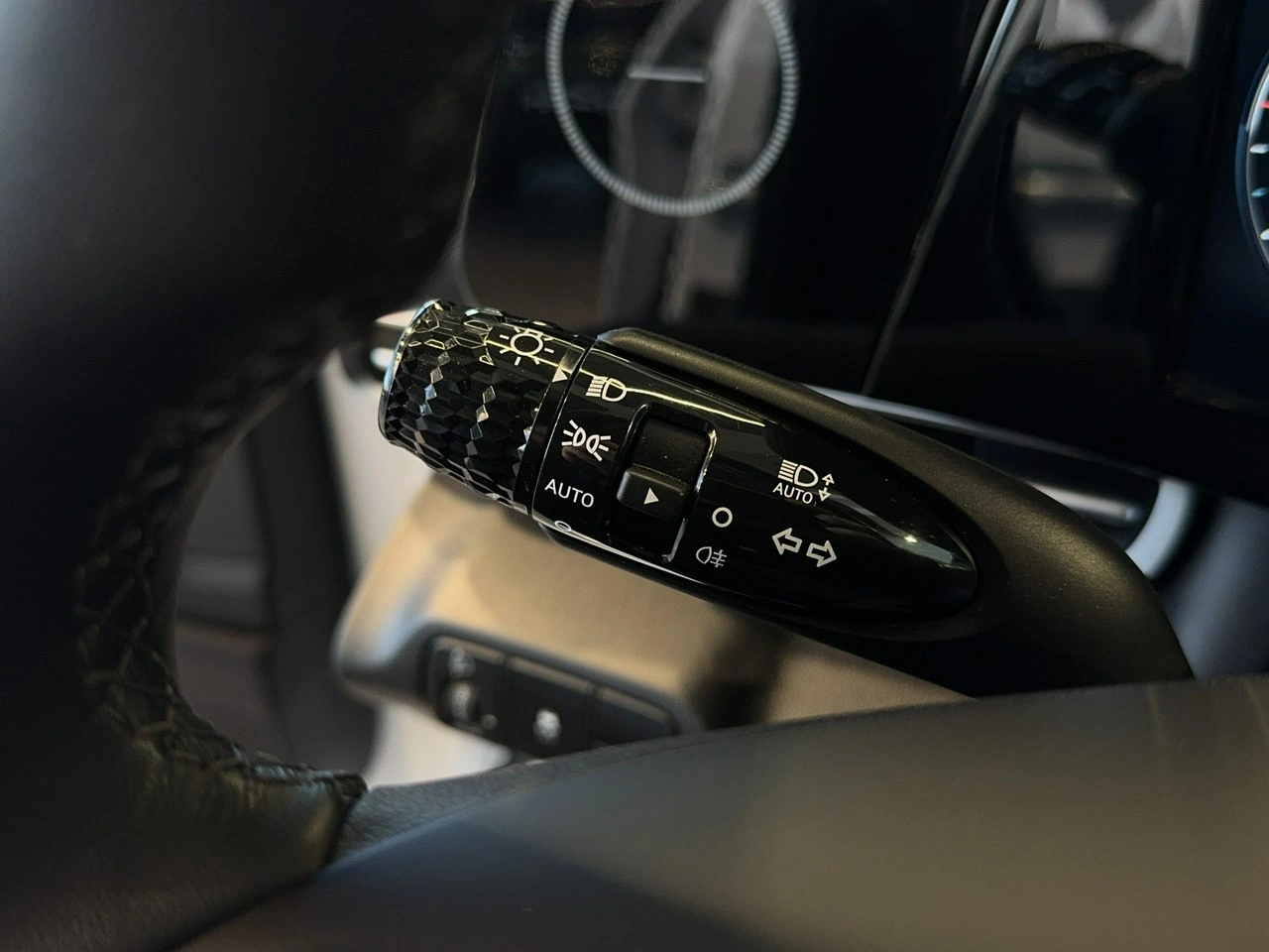 Hyundai Elantra - Zdjęcie 18