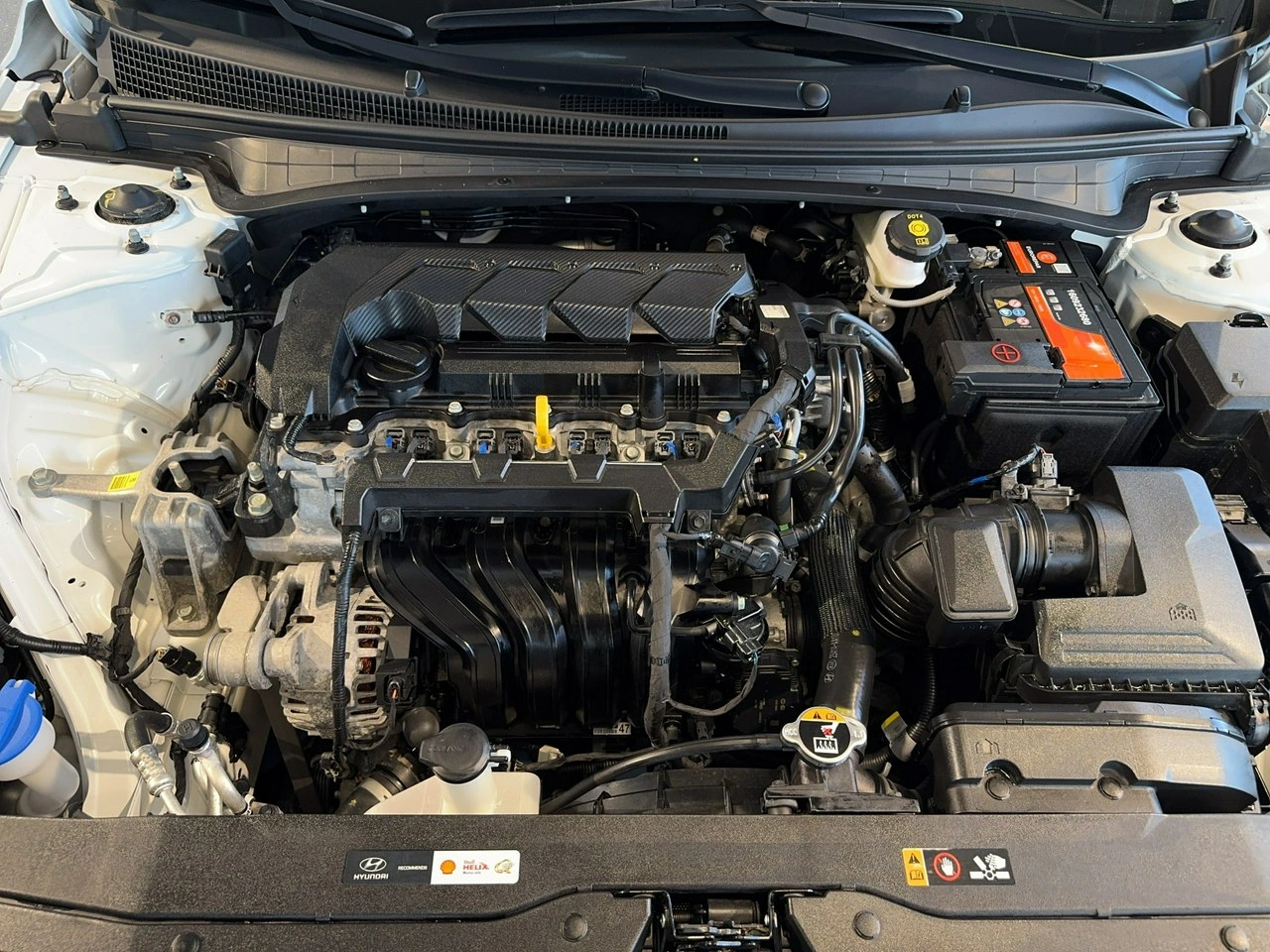 Hyundai Elantra - Zdjęcie 25