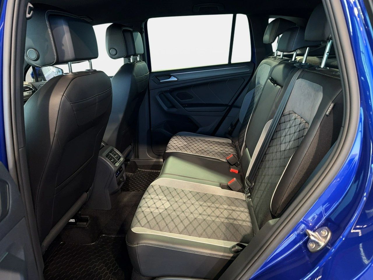 Volkswagen Tiguan - Zdjęcie 13