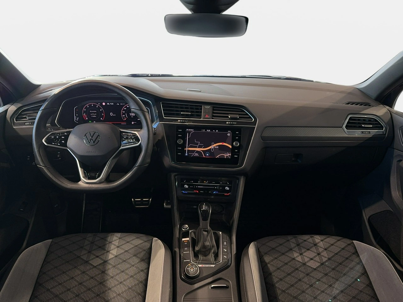 Volkswagen Tiguan - Zdjęcie 18