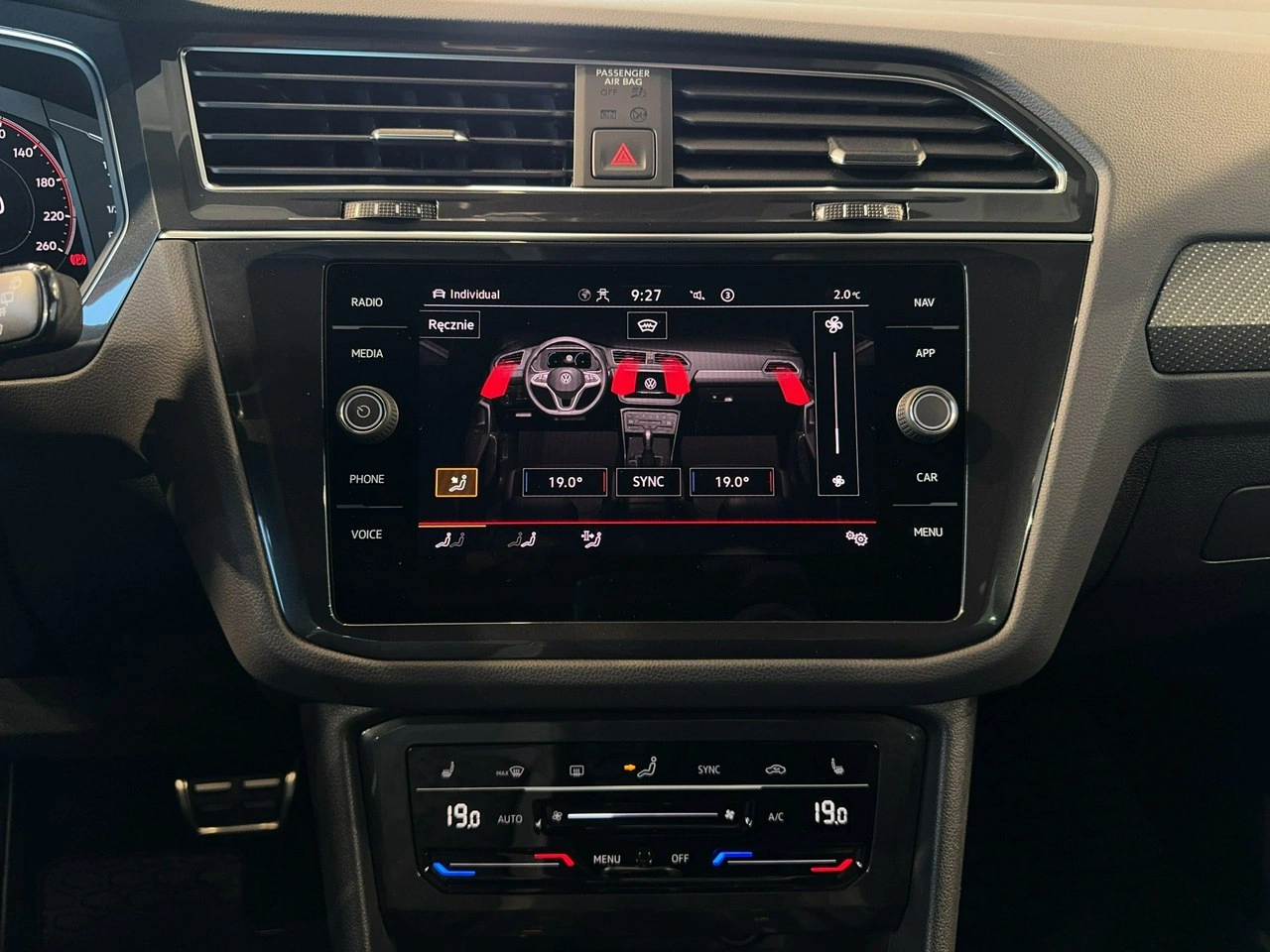 Volkswagen Tiguan - Zdjęcie 28