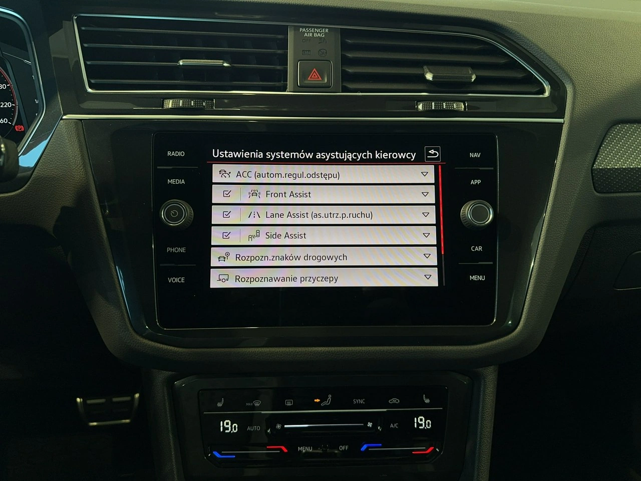 Volkswagen Tiguan - Zdjęcie 29