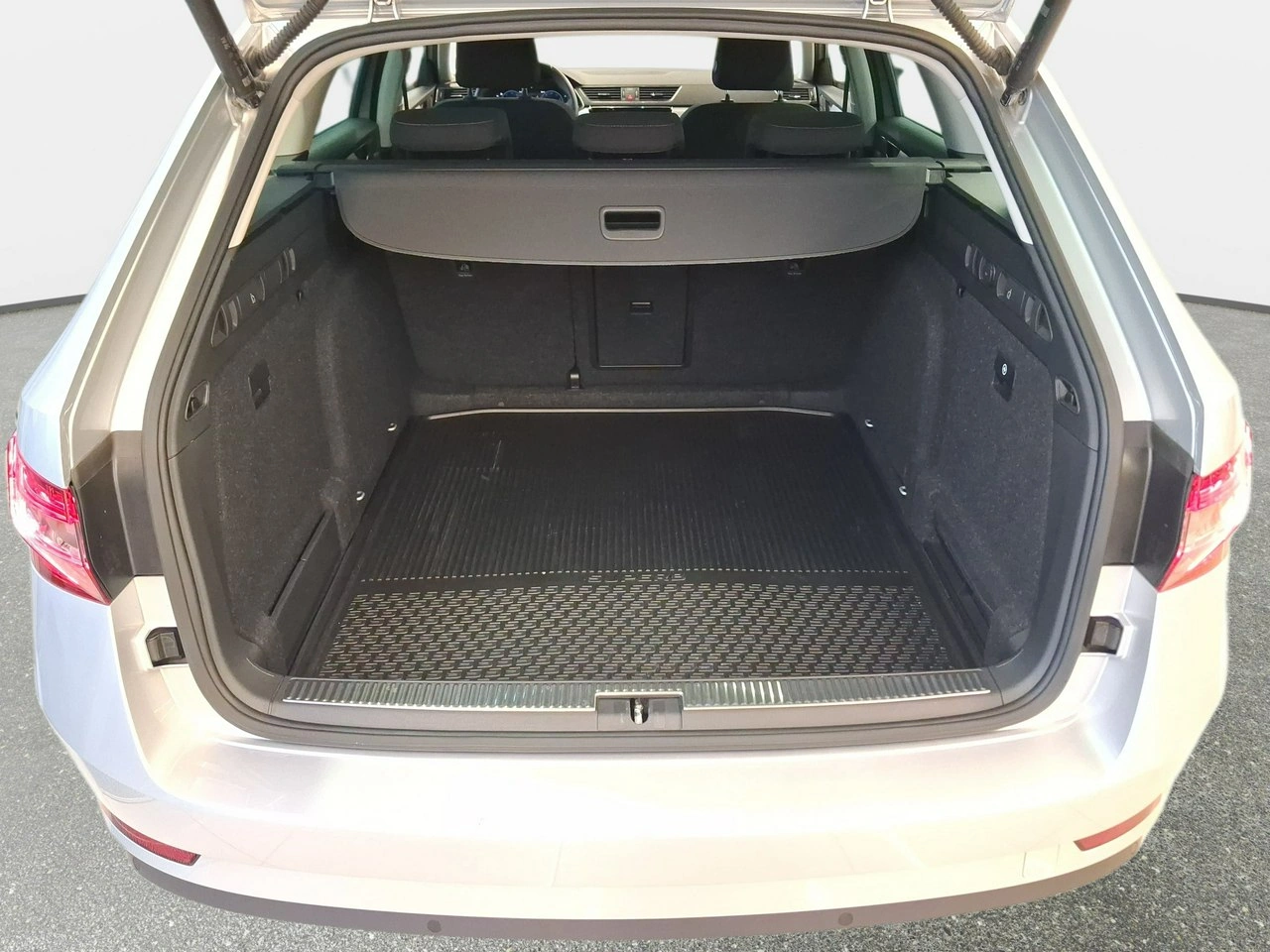 Skoda Superb - Zdjęcie 9