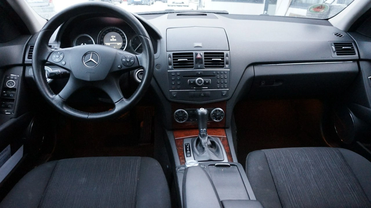 Mercedes C 320 - Zdjęcie 9