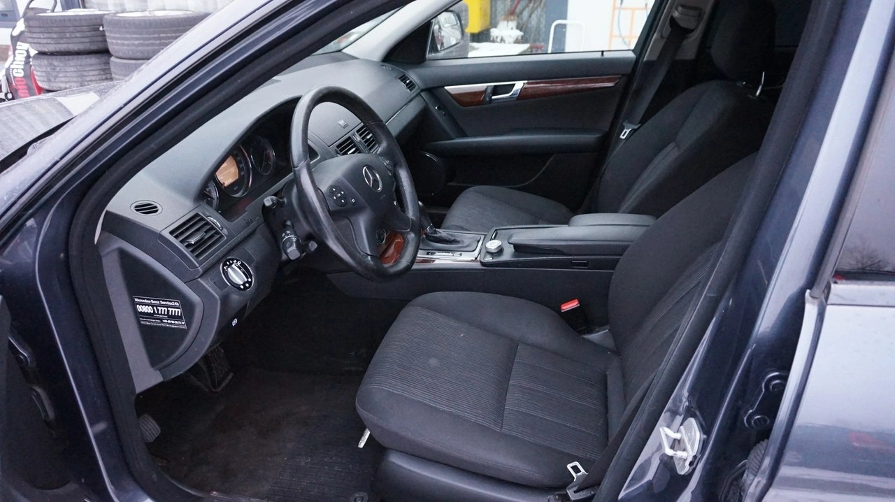 Mercedes C 320 - Zdjęcie 10