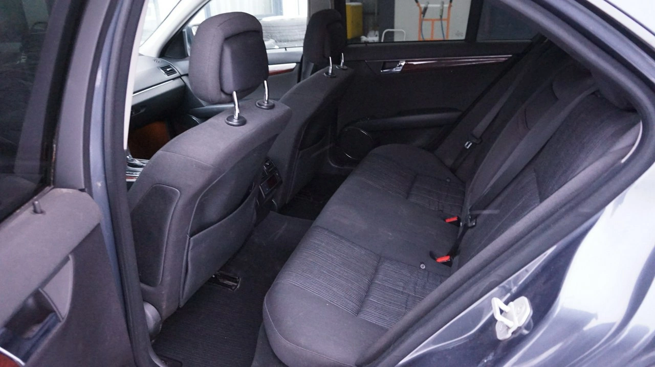 Mercedes C 320 - Zdjęcie 8