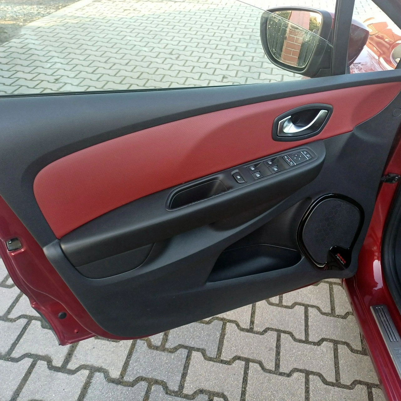 Renault Clio - Zdjęcie 23