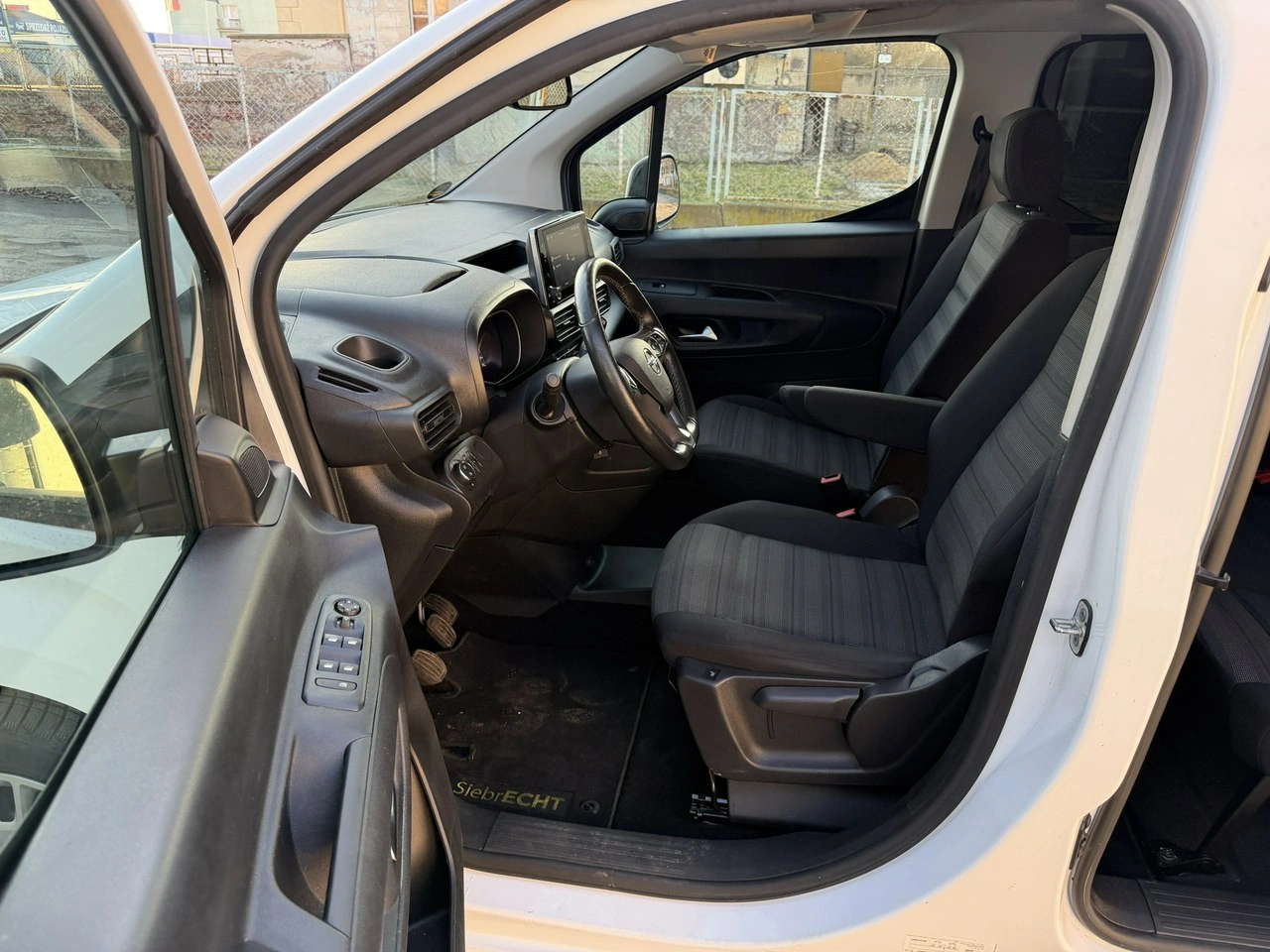 Opel Combo Life - Zdjęcie 12