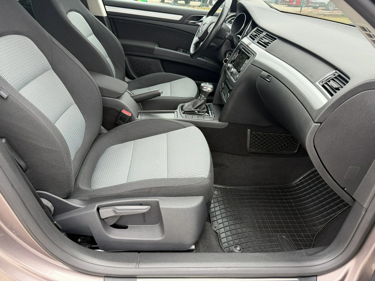 Skoda Superb - Zdjęcie 32