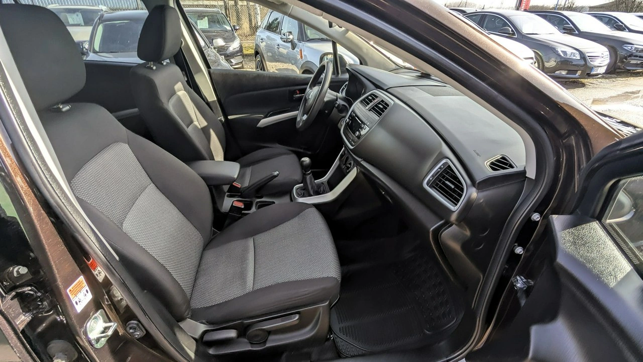 Suzuki SX4 S-Cross - Zdjęcie 16
