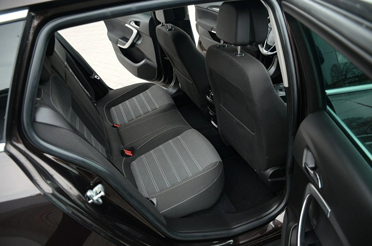Opel Insignia - Zdjęcie 17