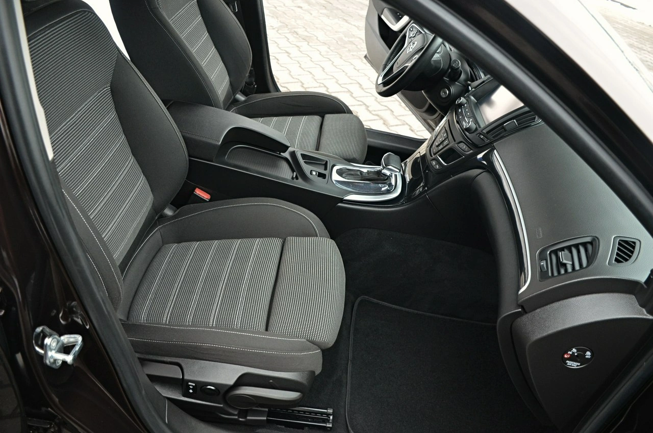 Opel Insignia - Zdjęcie 20