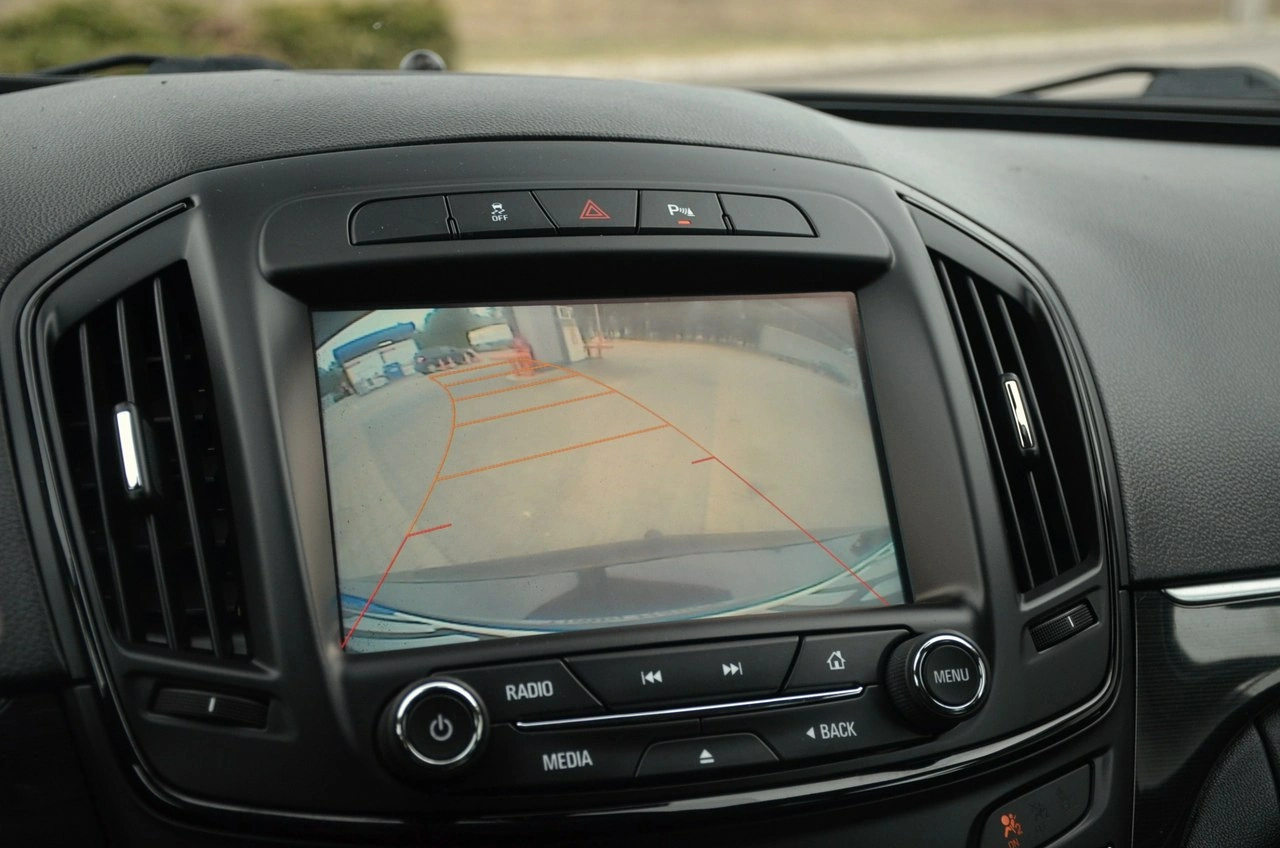 Opel Insignia - Zdjęcie 21