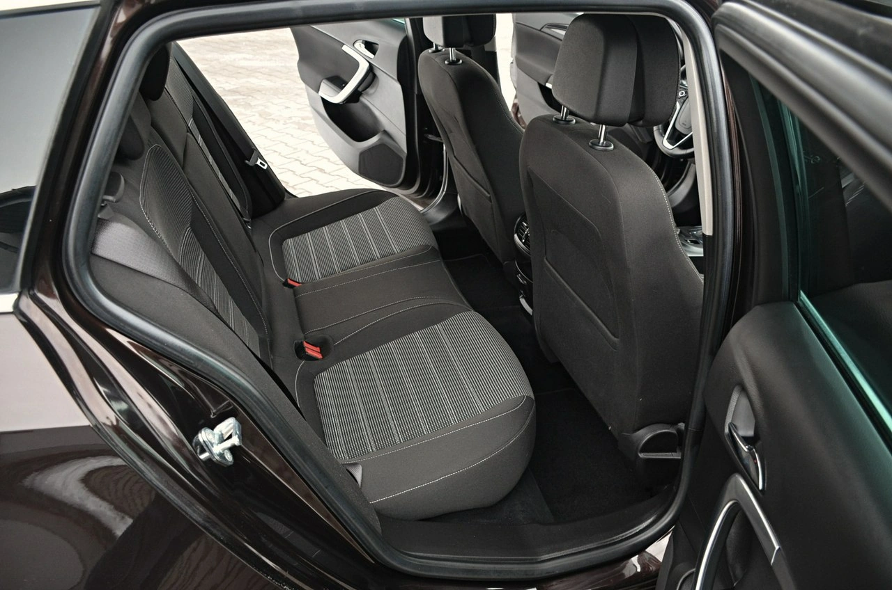 Opel Insignia - Zdjęcie 24
