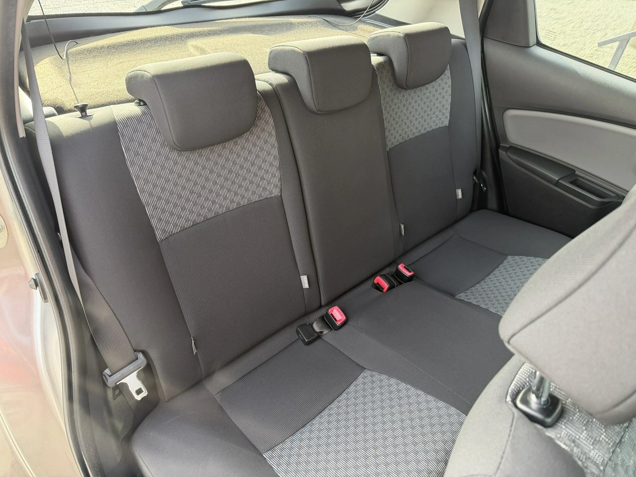 Toyota Yaris - Zdjęcie 26