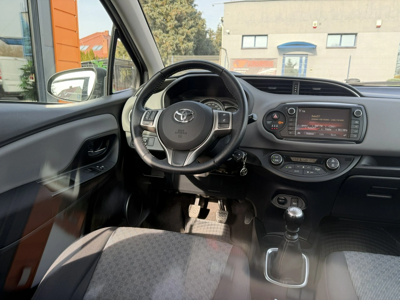 Toyota Yaris - Zdjęcie 28