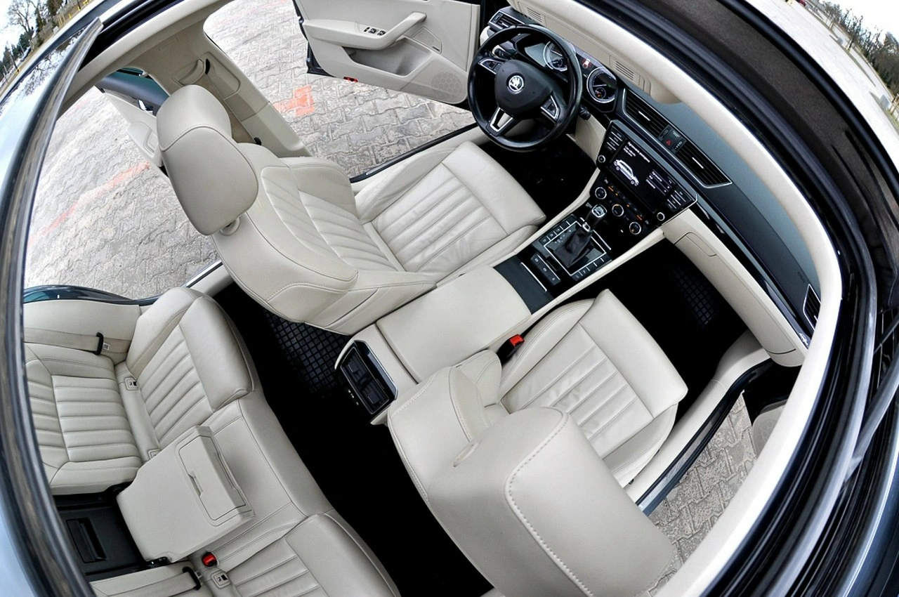 Skoda Superb - Zdjęcie 9
